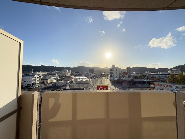 フィオーレ鏡川の展望