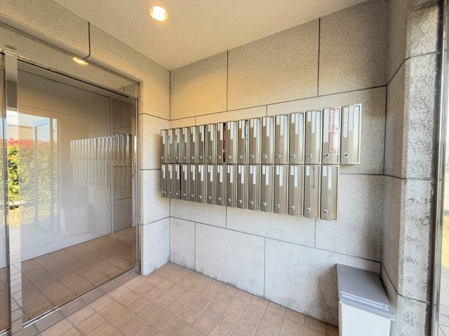 フィオーレ鏡川のエントランス