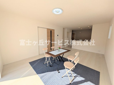 【居間・リビング】 | 豊橋市牛川薬師町 58期 新築一戸建て 1号棟 | リビングです