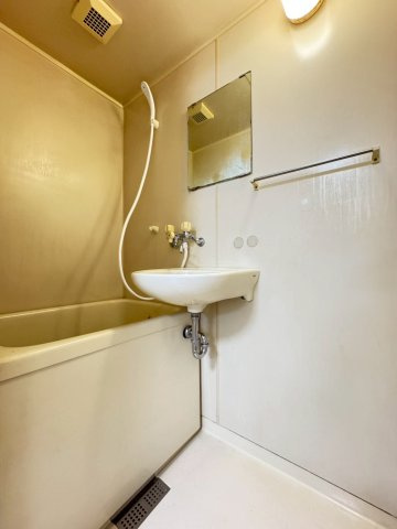 大石北町マンションの浴室