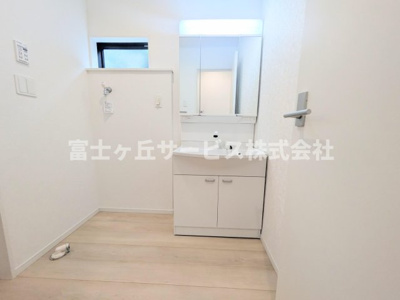 【独立洗面台】 | 磐田市豊岡 11期 新築一戸建て 1号棟 | 独立洗面台です