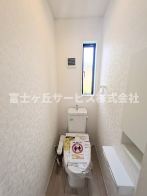 【トイレ】 | 磐田市豊岡 11期 新築一戸建て 1号棟 | １F2F同タイプのトイレがあります