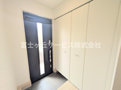 【玄関】 | 磐田市豊岡 11期 新築一戸建て 1号棟 | 玄関です