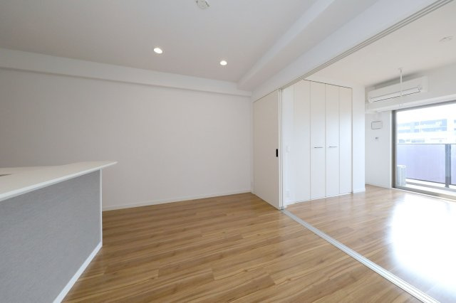 ラフィーネ大手門の居間・リビング