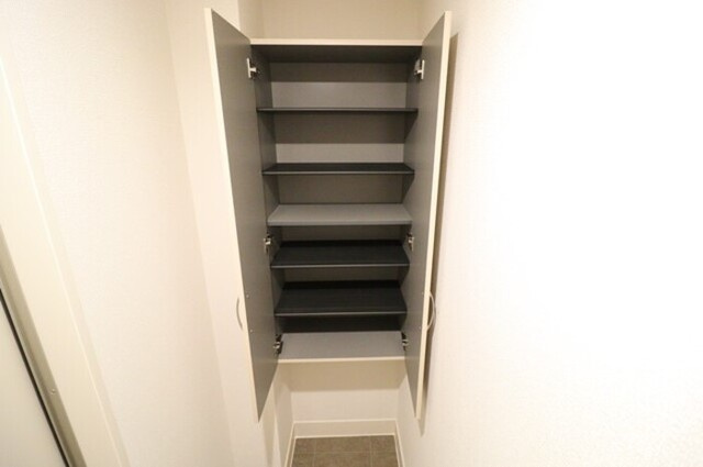 D-ROOM 文京町3丁目の収納|シューズボックス