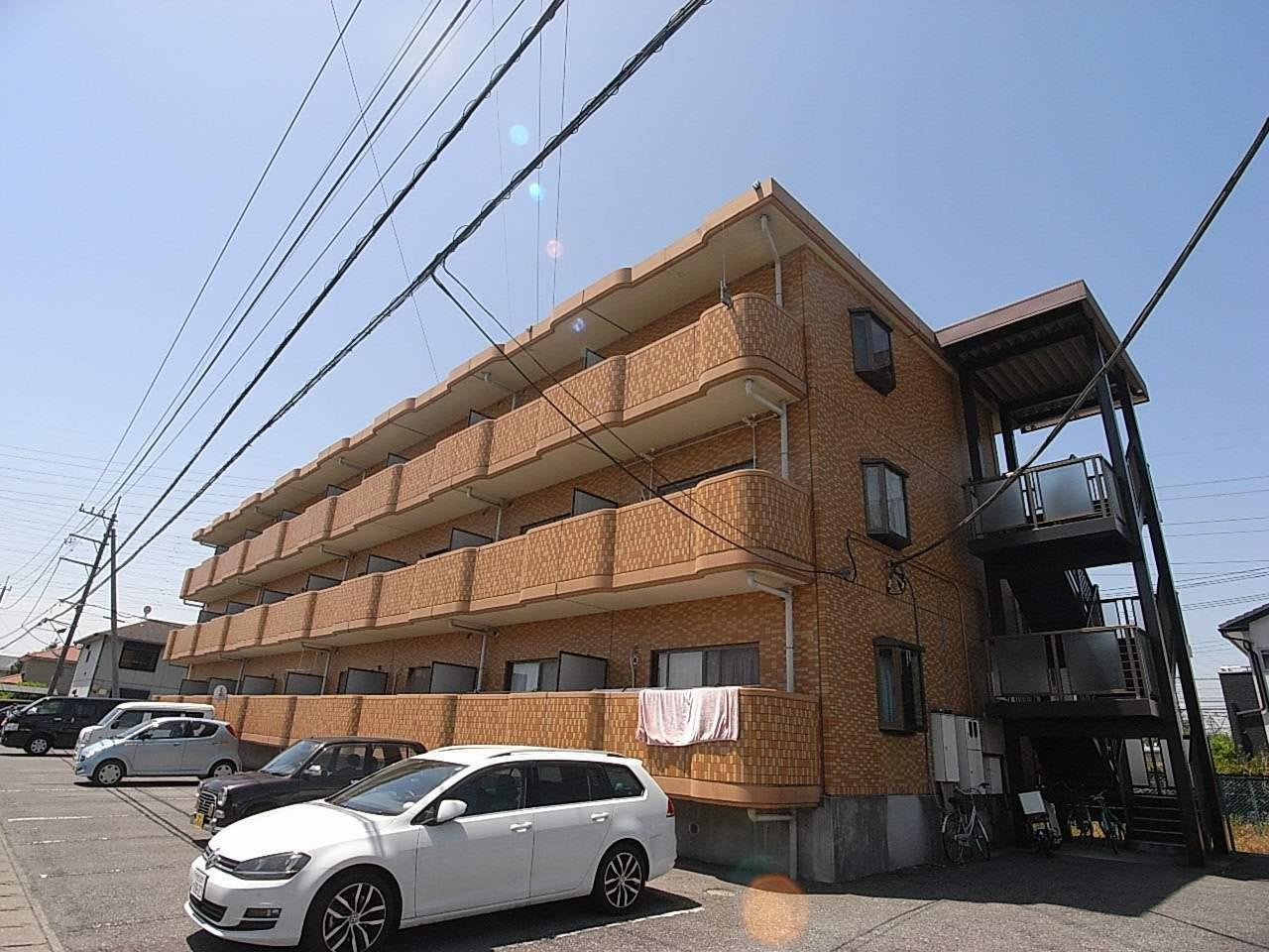 ラ・セゾン城北の駐車場|建物外観