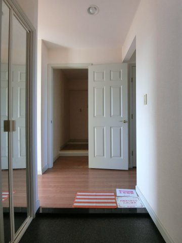 フェイバードパーク　Ａ棟の玄関