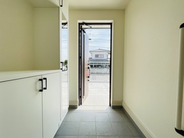 【玄関】 | 前橋市南町２丁目　２号棟