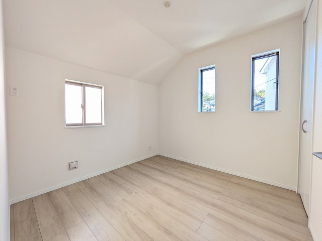 八王子市　川口町　新築一戸建て　１７期の洋室|～2階4.5帖の洋室　北側で落ち着いた環境づくりが出来るお部屋です～