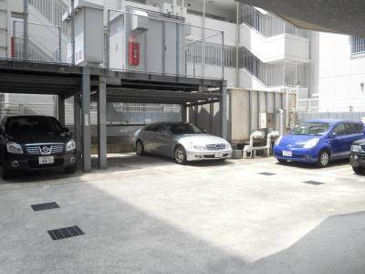 サンシティ四条大宮シャトー朝日の駐車場