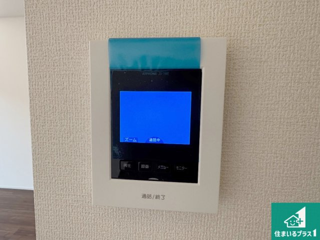 神戸市灘区神ノ木通　新築一戸建ての防犯設備|カラーモニターインターホン！声だけでなく来訪者の姿や顔がモニターで確認できるので、小さなお子様がいらっしゃるご家庭でも安心できます！