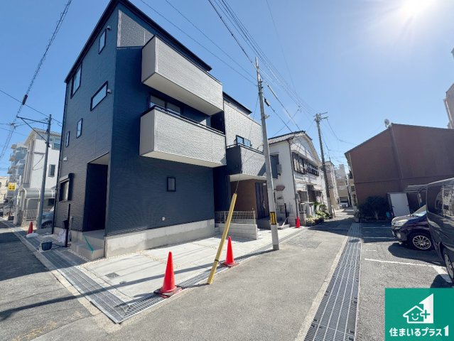 神戸市灘区神ノ木通　新築一戸建ての前面道路含む現地写真|周辺は閑静な住宅街！前面道路広々で車の出し入れも便利です。駐車が苦手な方でも安心して車庫入れできます！