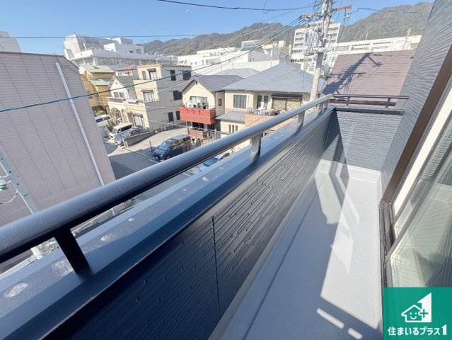 神戸市灘区神ノ木通　新築一戸建てのバルコニー|ワイドバルコニーは洗濯物を干すスペースが広いのでご家族が多くても安心！