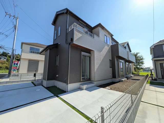 八王子市　川口町　新築一戸建て　１７期の外観|～自然豊かな住環境　全棟南西向き・2台駐車可能カースペース付き～