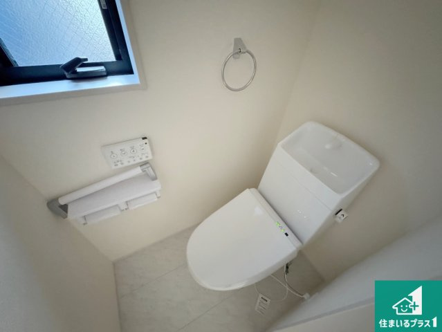 神戸市灘区神ノ木通　新築一戸建てのトイレ|1・2階の2ヶ所にあるので、朝の忙しい時間の順番待ちもなく、深夜の利用にも大変便利です。