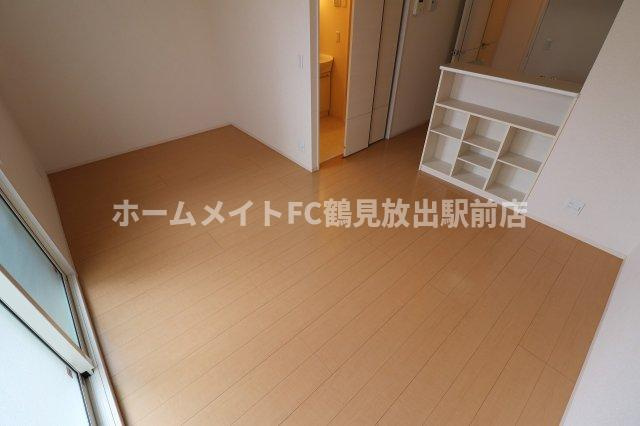 大阪市鶴見区今津中１丁目のハイツの居間・リビング