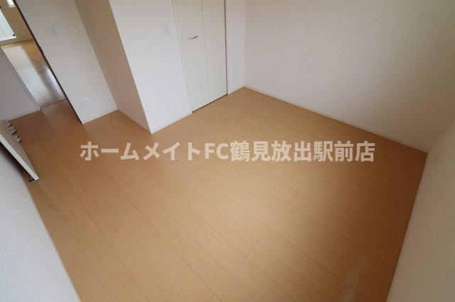 大阪市鶴見区今津中１丁目のハイツの洋室