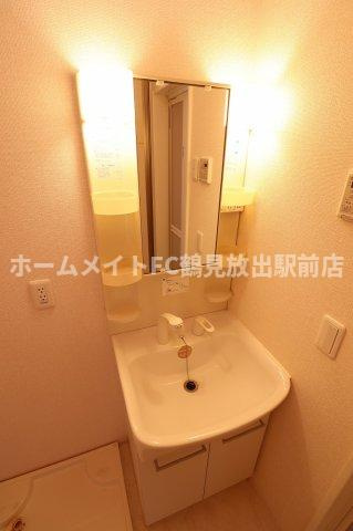 大阪市鶴見区今津中１丁目のハイツの独立洗面台