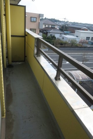 リエス小山間々田のバルコニー