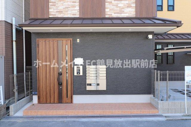 東大阪市森河内東２丁目のアパートのエントランス