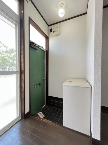 アドホックメゾンの玄関