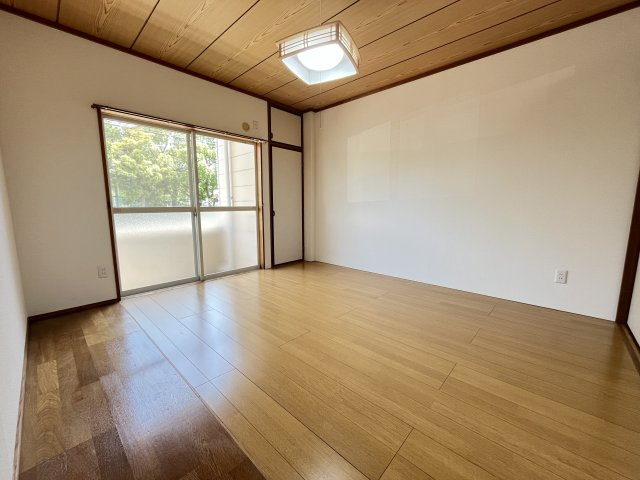 アドホックメゾンの内装