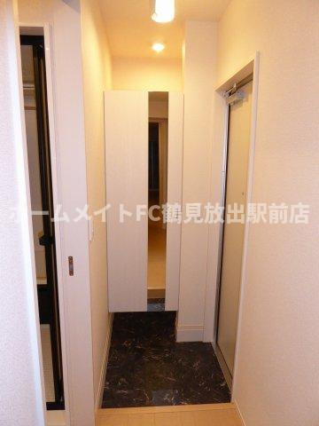 大阪市城東区諏訪１丁目のハイツの玄関