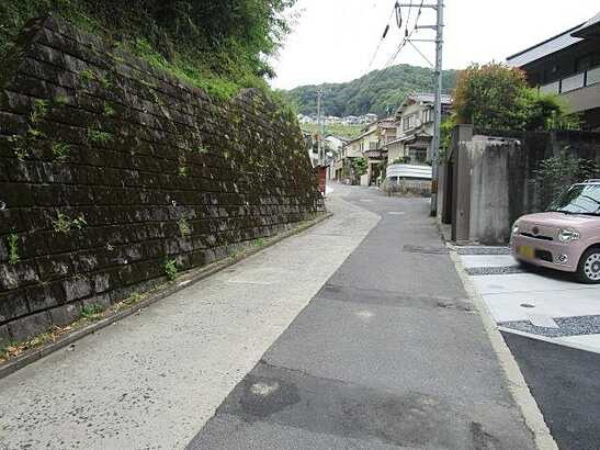 【前面道路含む現地写真】