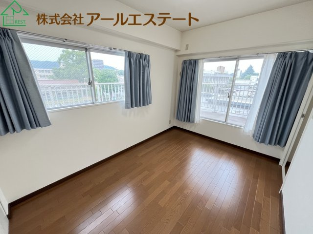 姫路北八代パークホームズ　　中古マンションの洋室