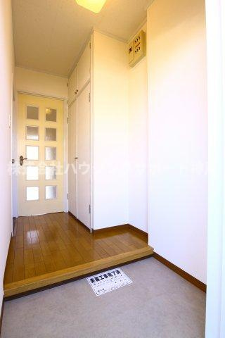 ビアンコディモーラの玄関