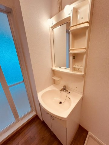 グランディールNKTの独立洗面台