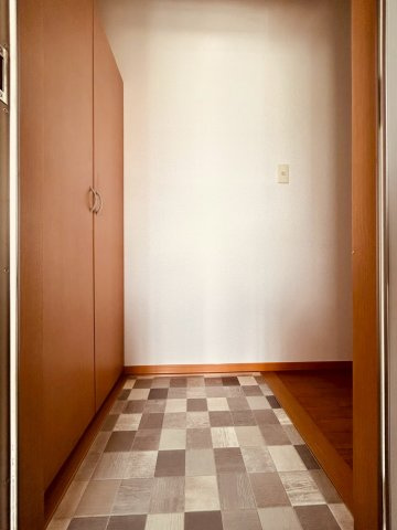 グランディールNKTの玄関