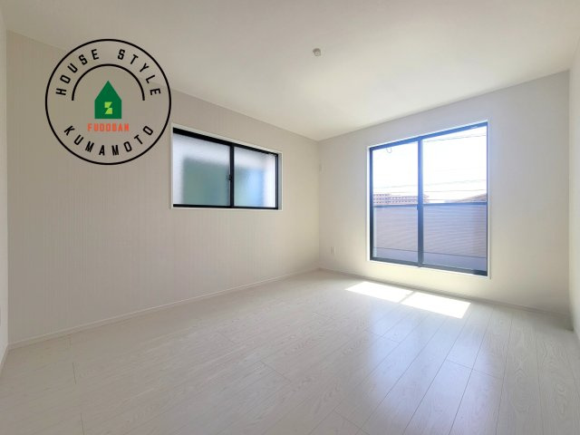 熊本市東区尾ノ上3丁目第1-2棟（1号棟）　の寝室|主寝室には収納力に優れたクローゼットがありますので、お部屋もすっきり片付きます。