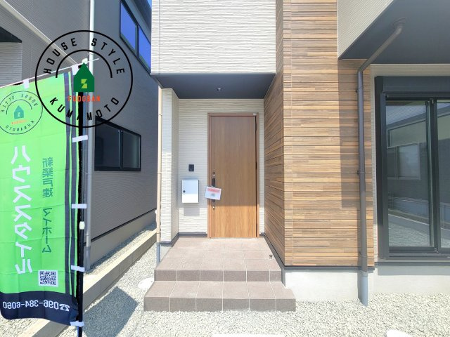 熊本市東区尾ノ上3丁目第1-2棟（2号棟）　の玄関|おでかけの時も帰った時も、「我が家」を最初に感じでもらえる素敵な空間に。