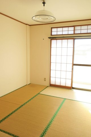 リエス小山間々田の和室