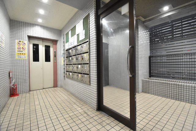 ノバ長居のエントランス