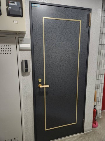 ライオンズプラザ白山の玄関
