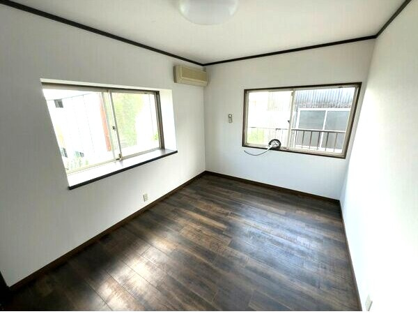 江南市般若町戸建の洋室