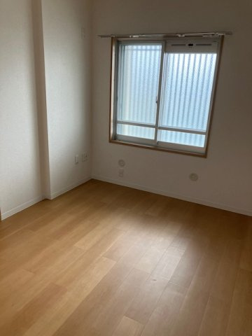 フレール兵庫浜崎通２ＬＤＫの洋室|個人の部屋や寝室として使える洋室です