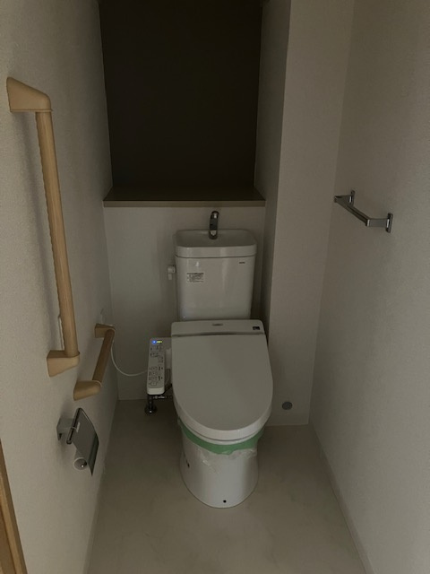 フレール兵庫浜崎通２ＬＤＫのトイレ|落ち着いた色調のトイレです