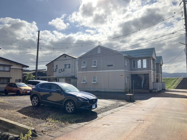 apartment Be：1の駐車場