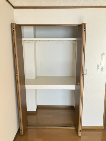 apartment Be：1の収納|お部屋がすっきり片付く大きめクローゼット完備