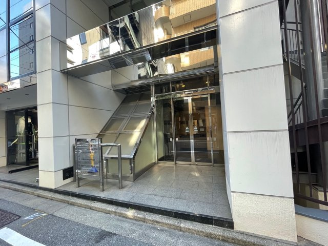 アザブビルディングNo.3のエントランス