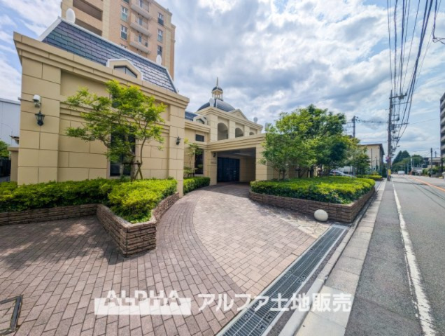 グランシティ豊田レジデンシアガーデンの外観|【House of the Sun】
◆明るい空間◆太陽の温かな光がお家全体を照らす。そこには目を輝かせ笑顔で見つめてくれる君がいて、「ただいま」の言葉がこだまする。そんな君の瞳に恋している。