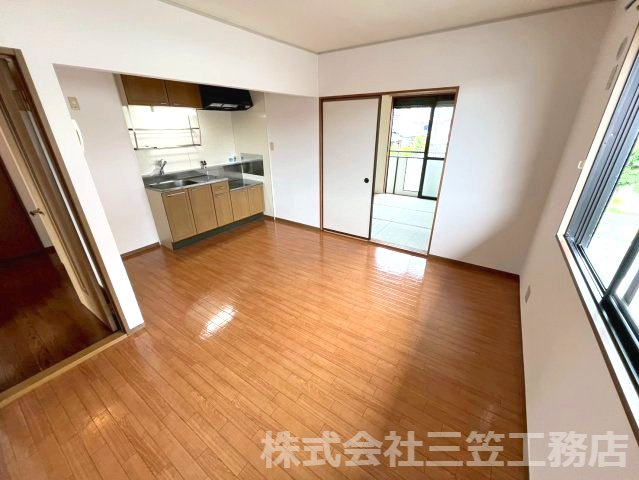 寝屋川市堀溝３丁目のアパートの居間・リビング