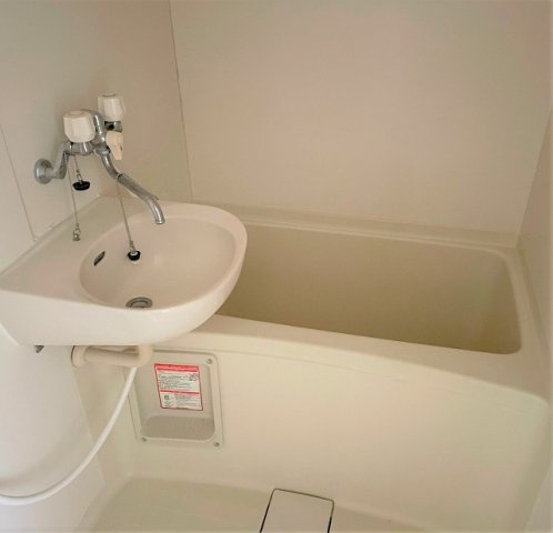 コンパクトで使いやすいお風呂です