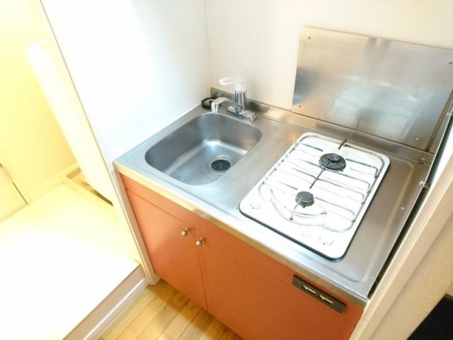 コンパクトなキッチンで掃除もラクラク