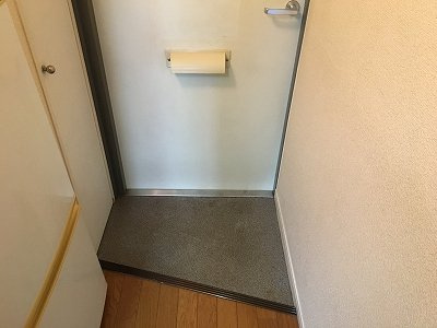 毎日通る玄関はこちらです