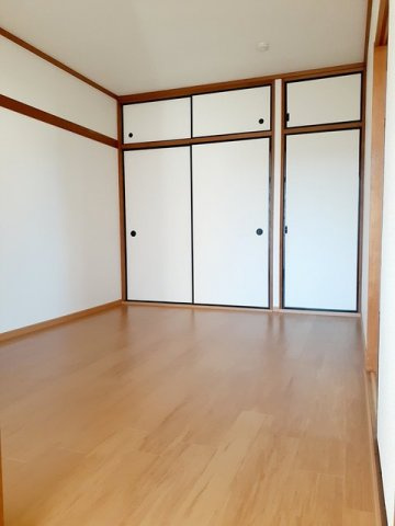 内装は落ち着いています