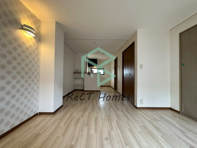 サンヒルズ西今宿の居間・リビング